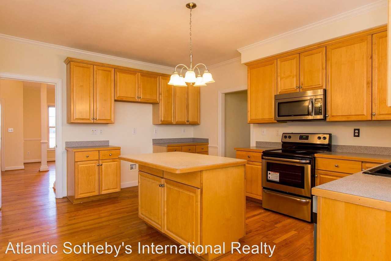 825 Wakedale Arch - Photo 3 of 50