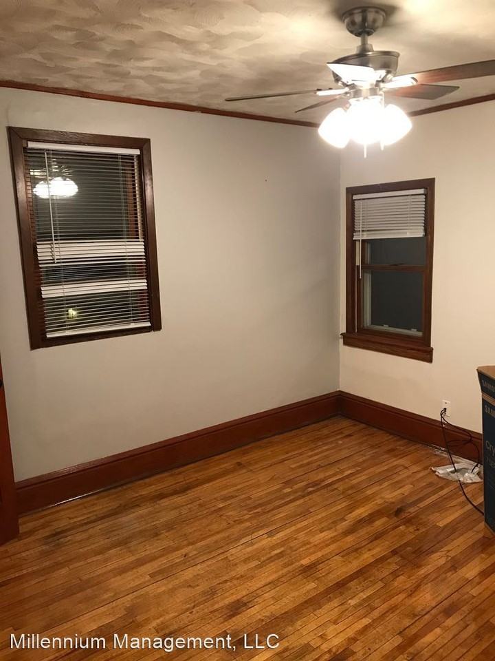 7 bedroom House near Hamline - Photo 2 of 24