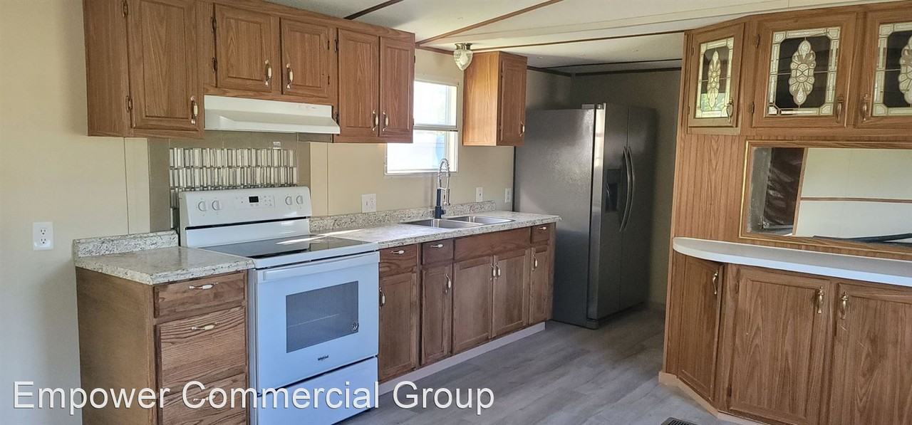 1320 Colon Rd - Photo 2 of 11