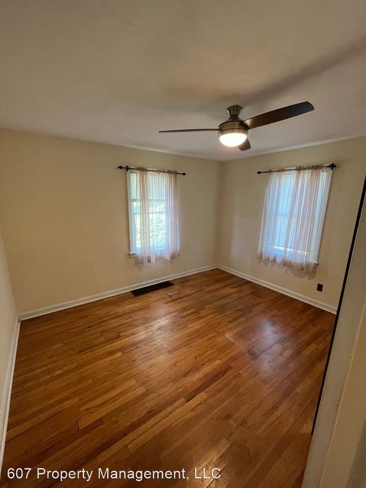 324 Elm St - Photo 3 of 11