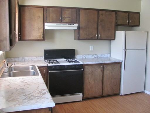 3 E 6th St #B - Photo 3 of 12