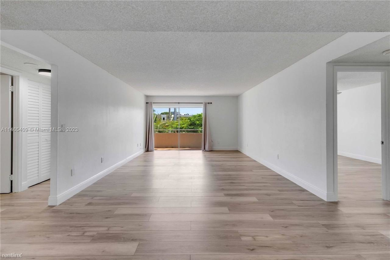 7743 Sw 86th St - Photo 2 of 10