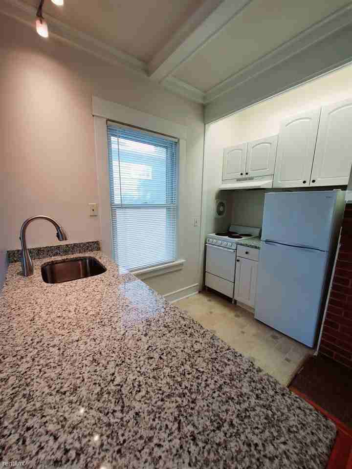 8 Eversley Ave - Photo 2 of 6