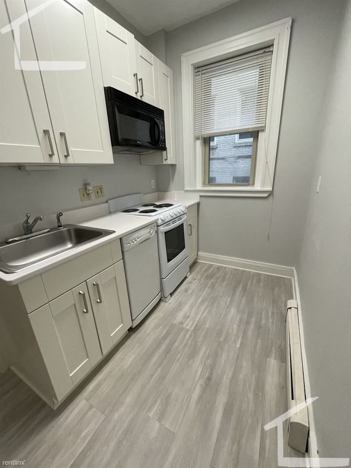 1673 Commonwealth Ave - Photo 2 of 6