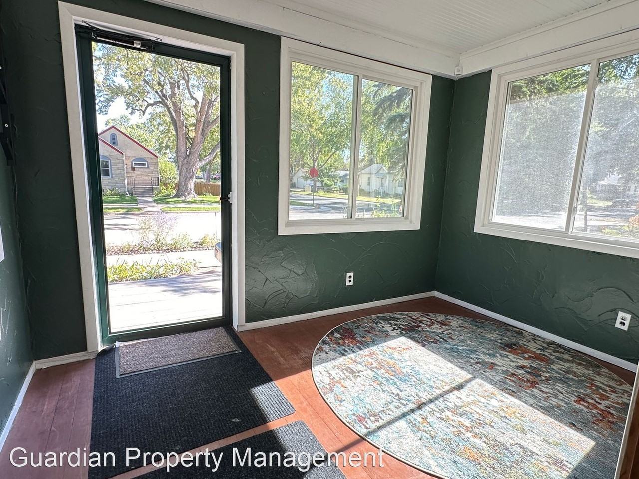 3956 45th Ave S - Photo 2 of 29