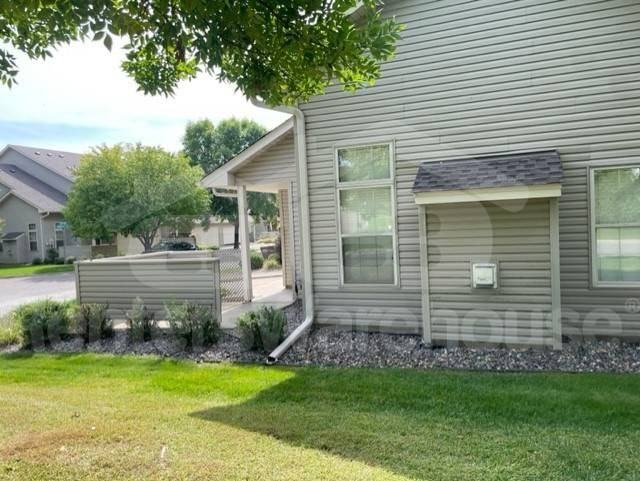 13875 Hyacinth Dr - Photo 3 of 10