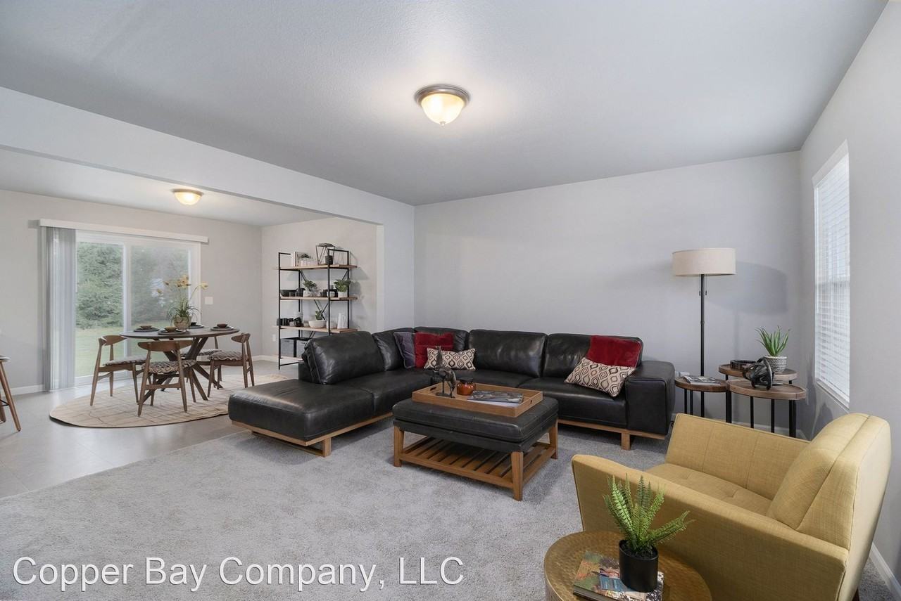 2672 Hawk Ridge Ct Se - Photo 2 of 19