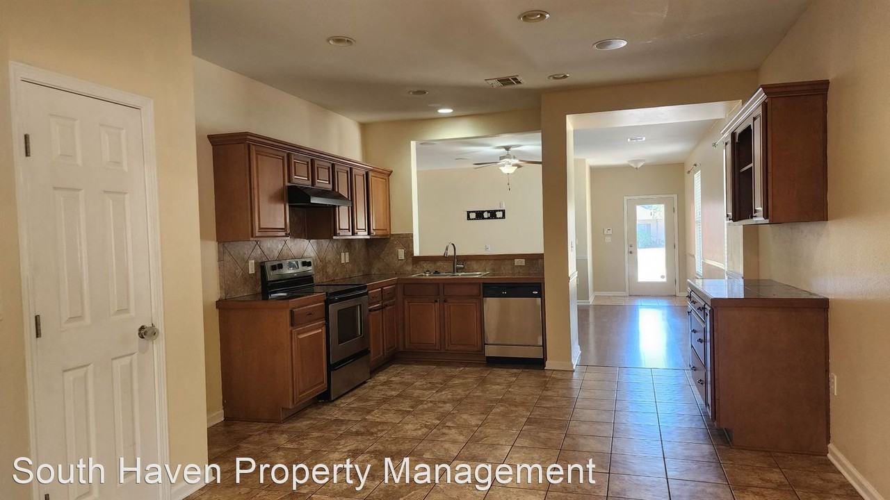 13515 Rose Dr - Photo 3 of 4