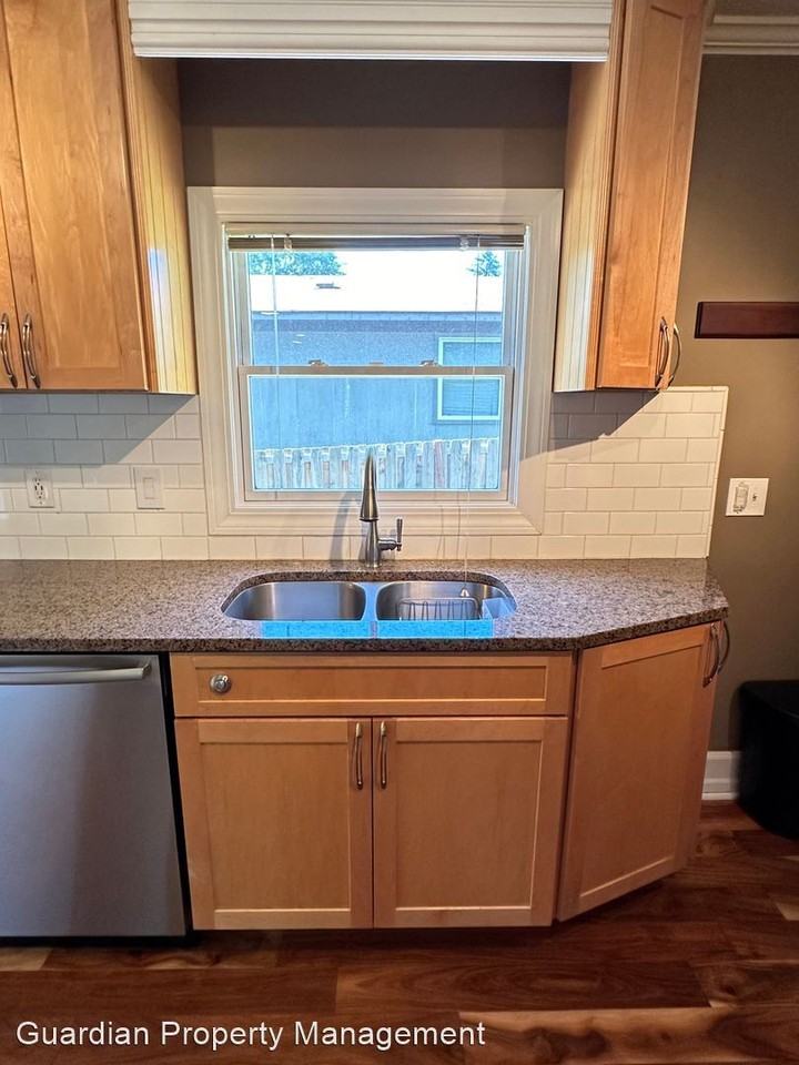 4972 Northern Rd - Photo 3 of 31