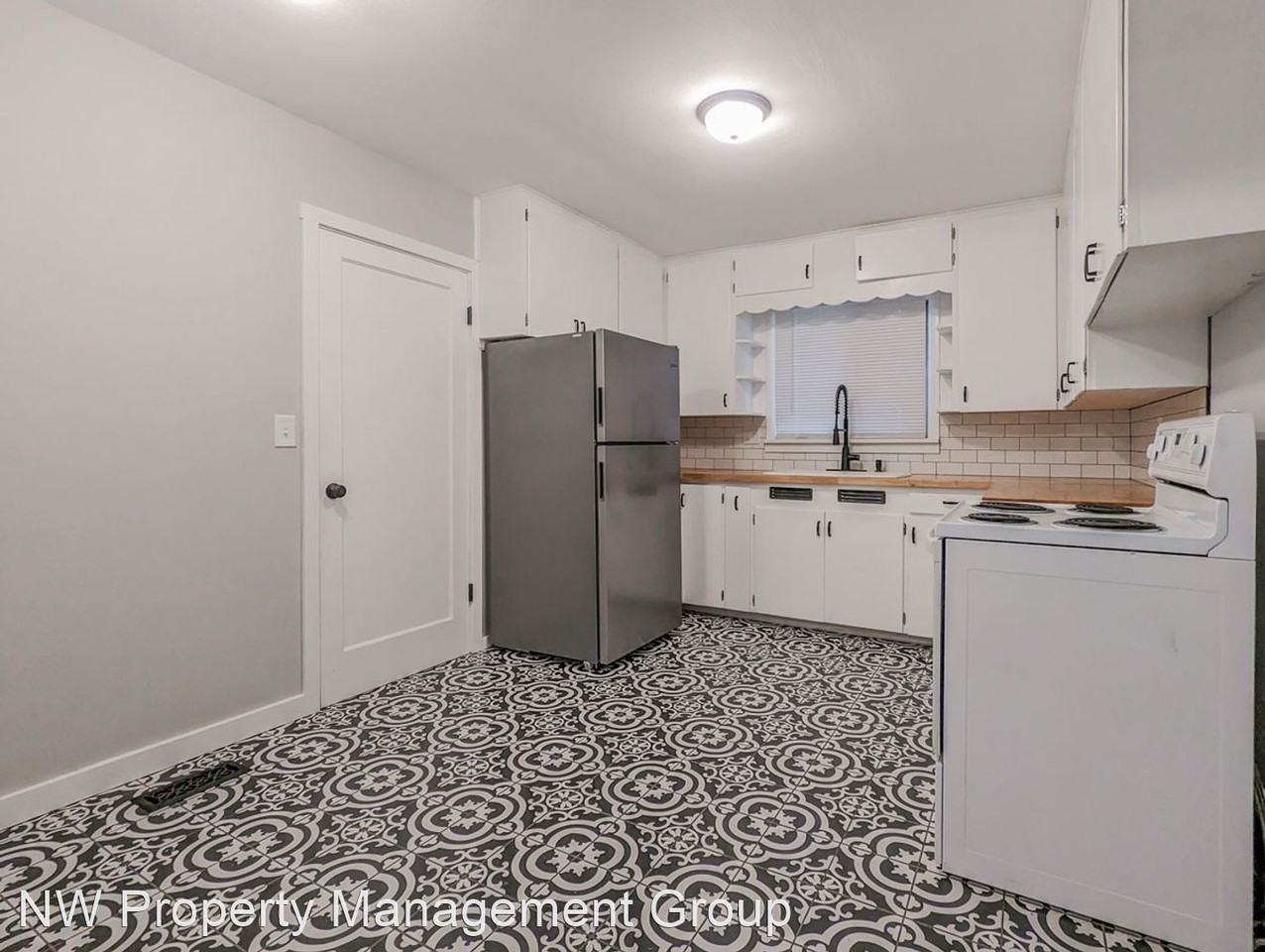 7010 123rd Ave Ne - Photo 2 of 11