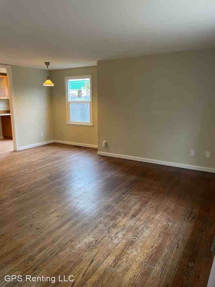 3833 49th Ave Sw - Photo 3 of 17