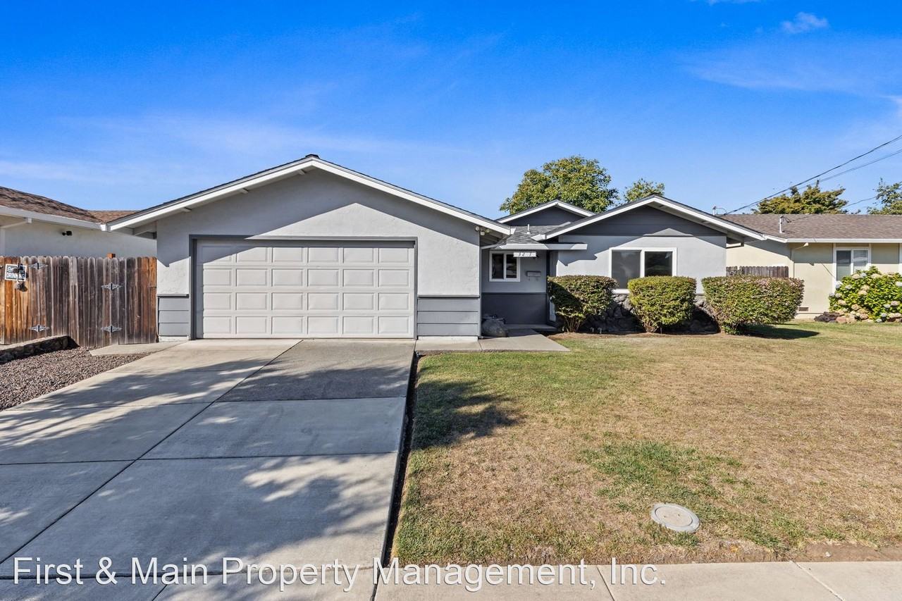 3217 Macbeth St - Photo 2 of 34