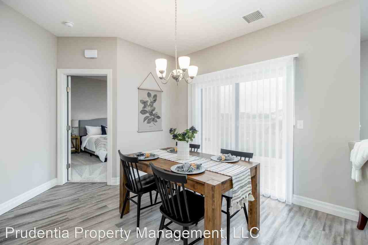 5155 N Villa Pl - Photo 3 of 15