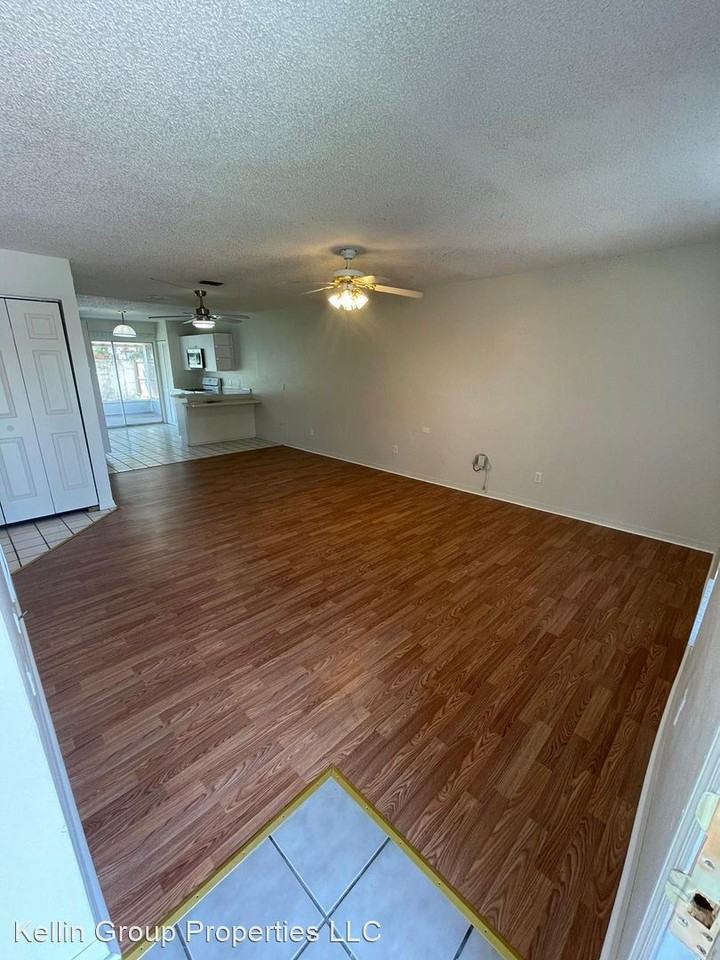 161 Rebecca Dr NE - Photo 2 of 18