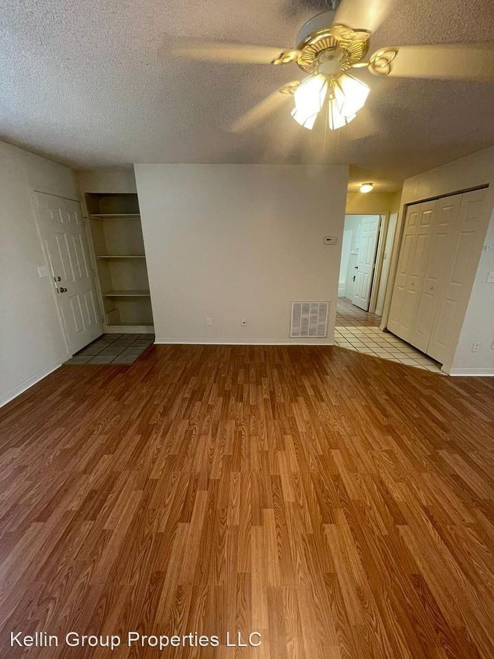 161 Rebecca Dr NE - Photo 3 of 18