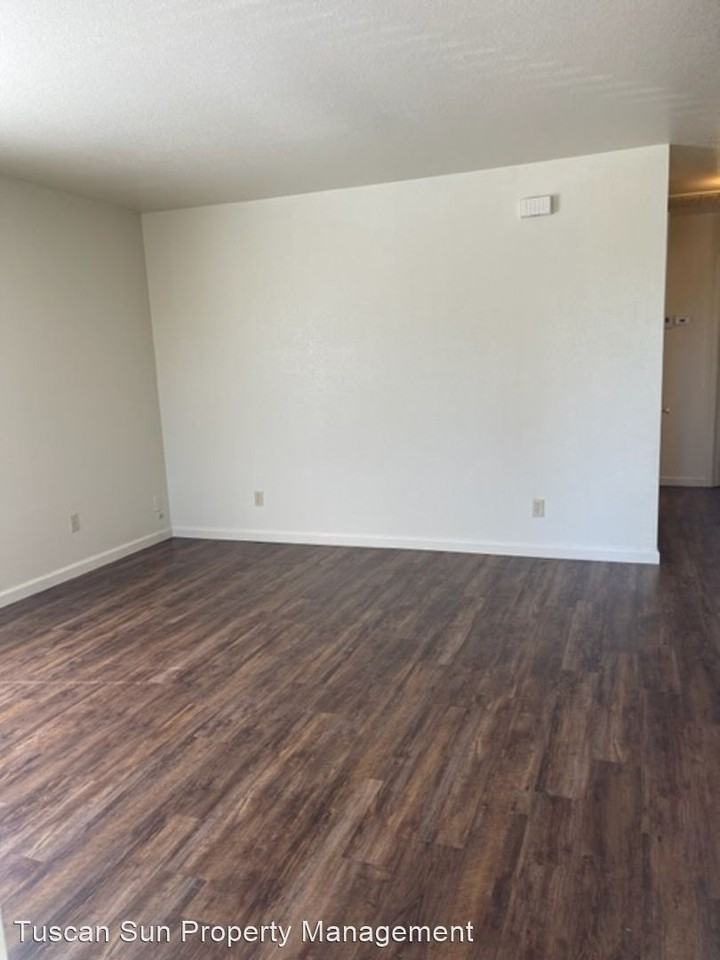 5373 VALLEYRIDGE DRIVE - Photo 2 of 11