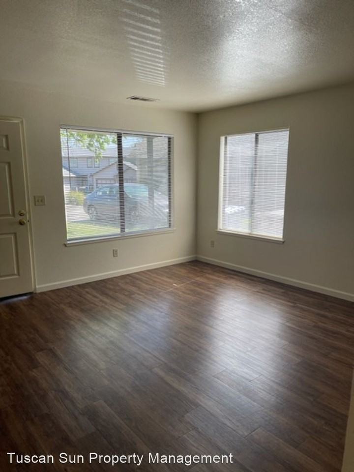 5373 VALLEYRIDGE DRIVE - Photo 3 of 11