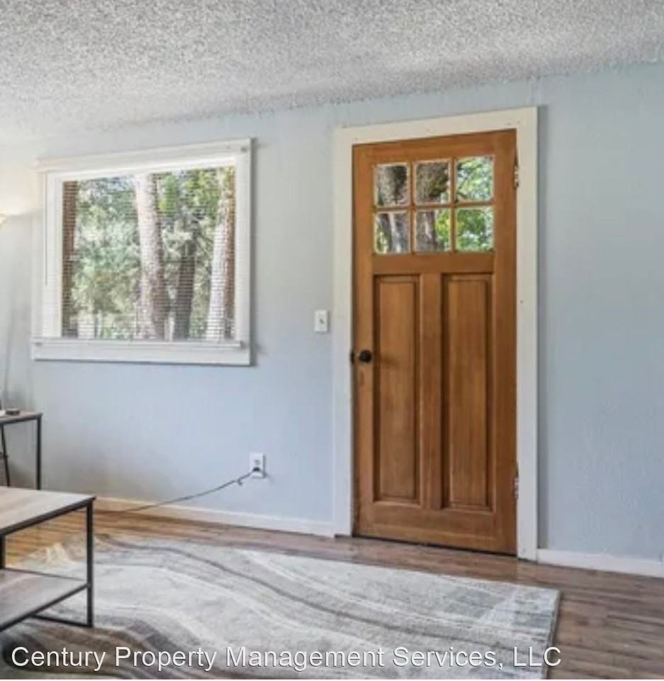 11423 Upper Applegate Rd - Photo 2 of 17