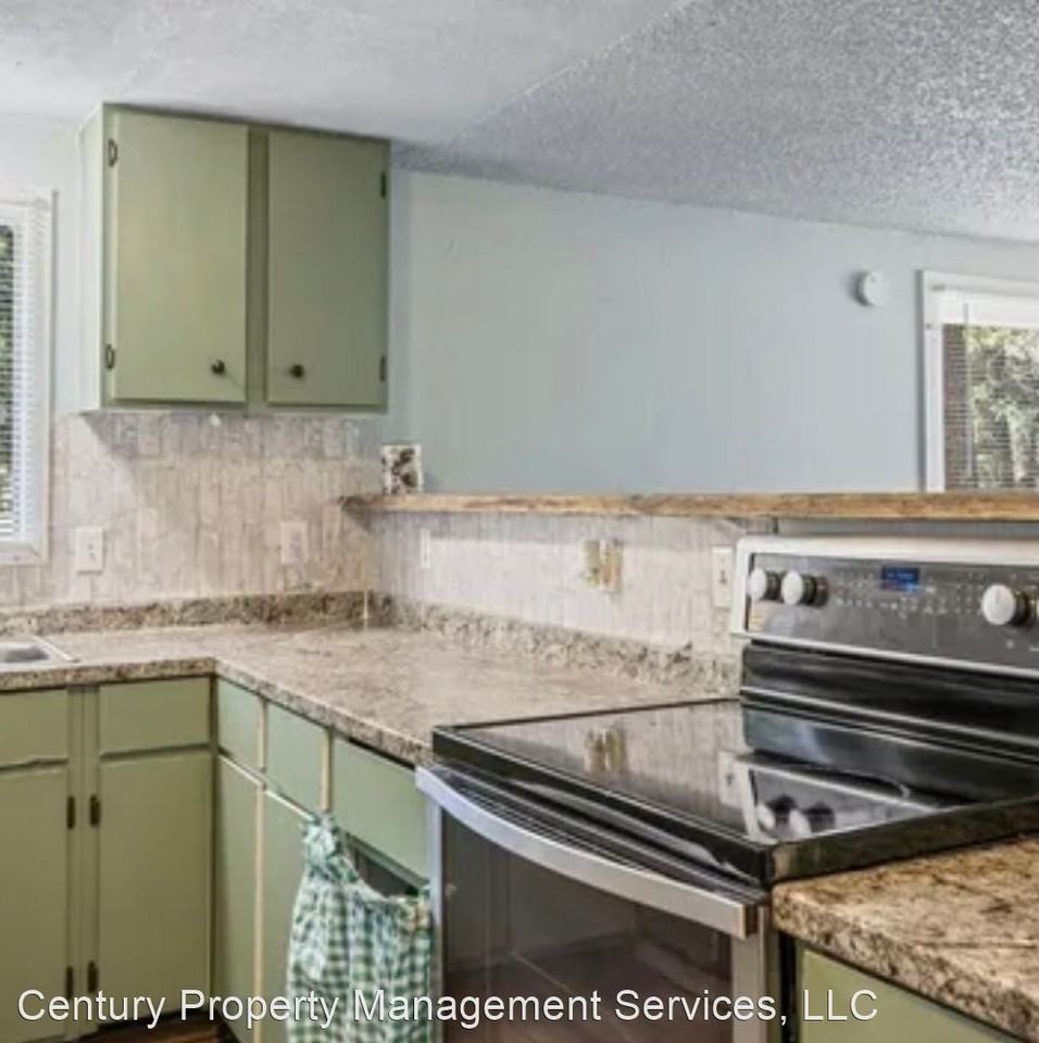 11423 Upper Applegate Rd - Photo 3 of 17