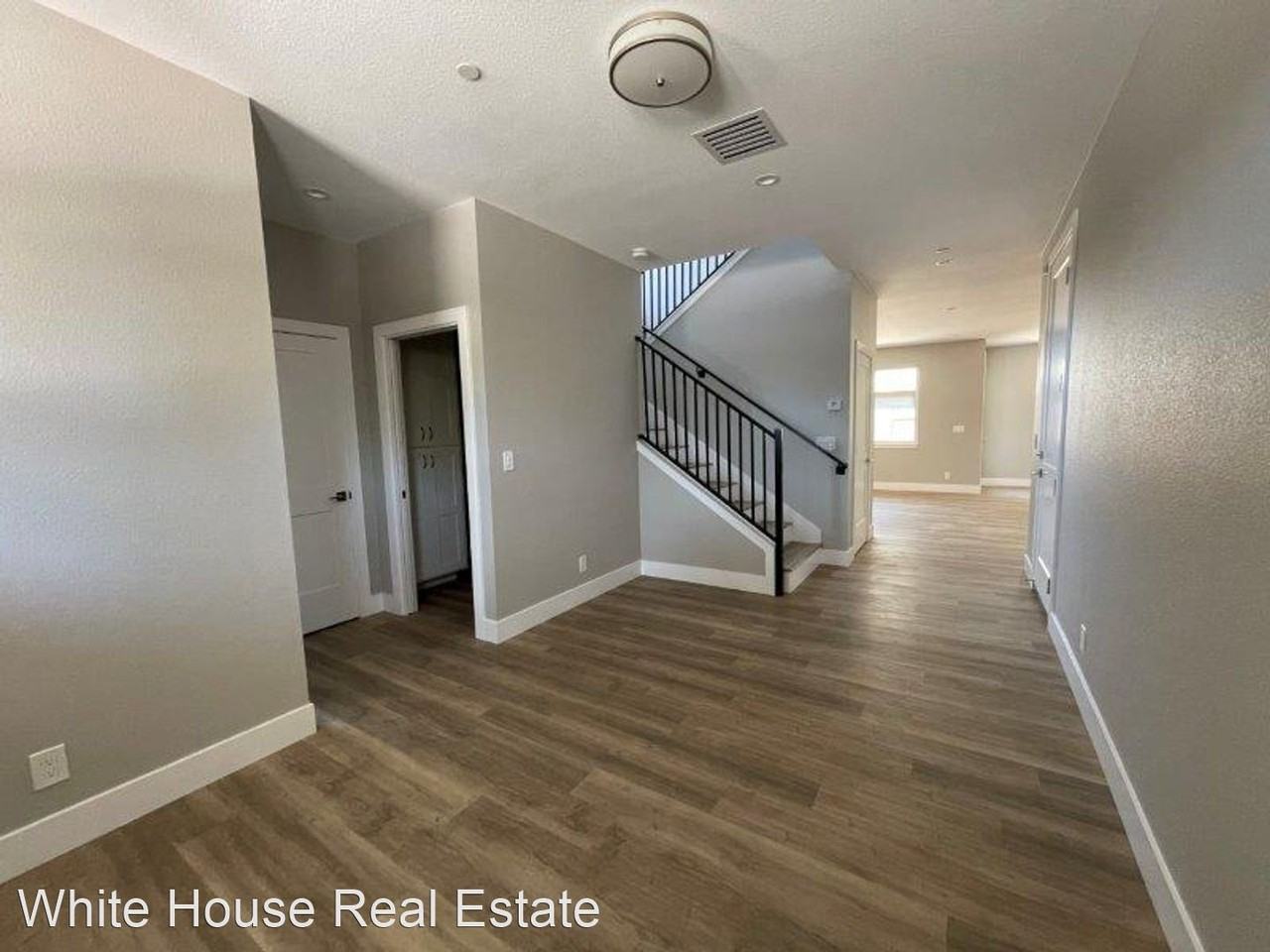 5511 T St - Photo 3 of 28