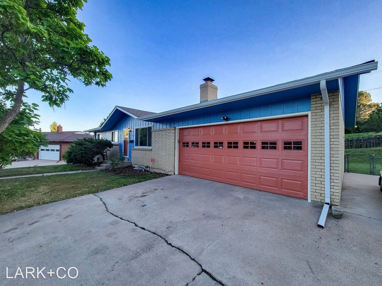 12050 W Carolina Dr - Photo 2 of 50