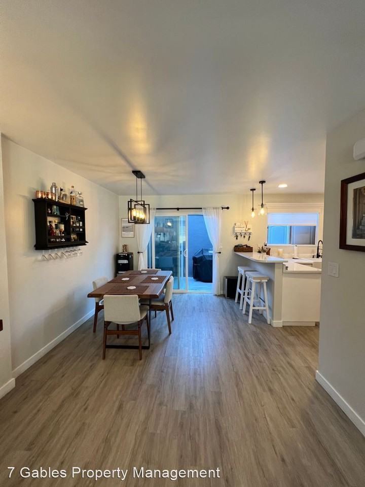 111 Danbury Ln - Photo 3 of 13