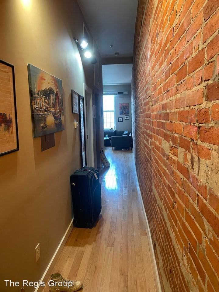 1942 Christian st - Photo 3 of 10