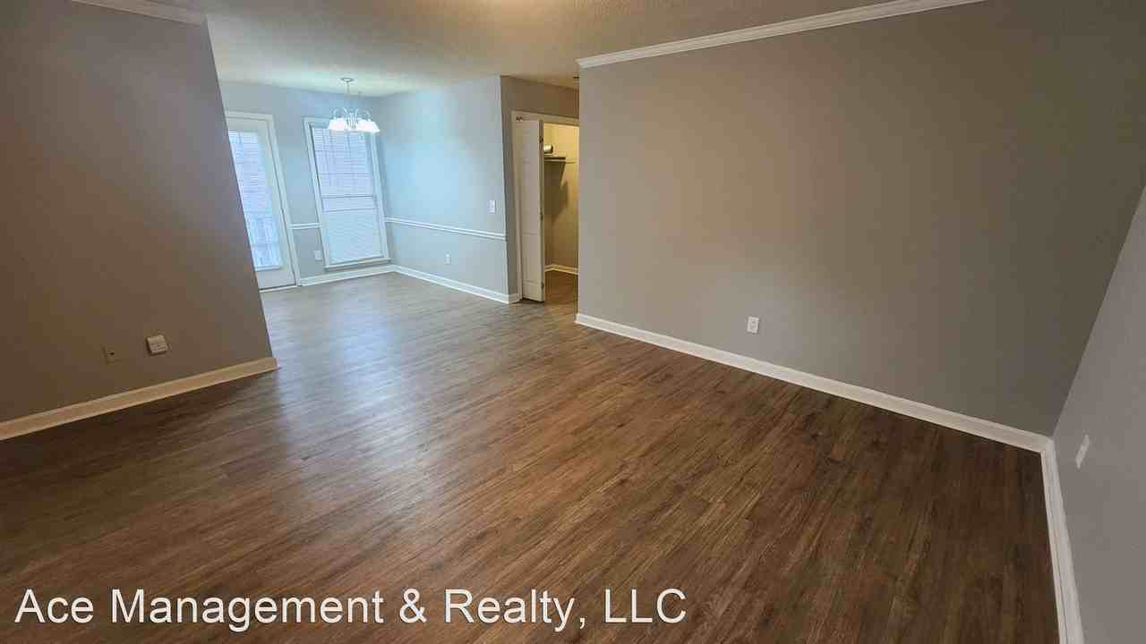 1509 Barrington Rd NW - Photo 2 of 10