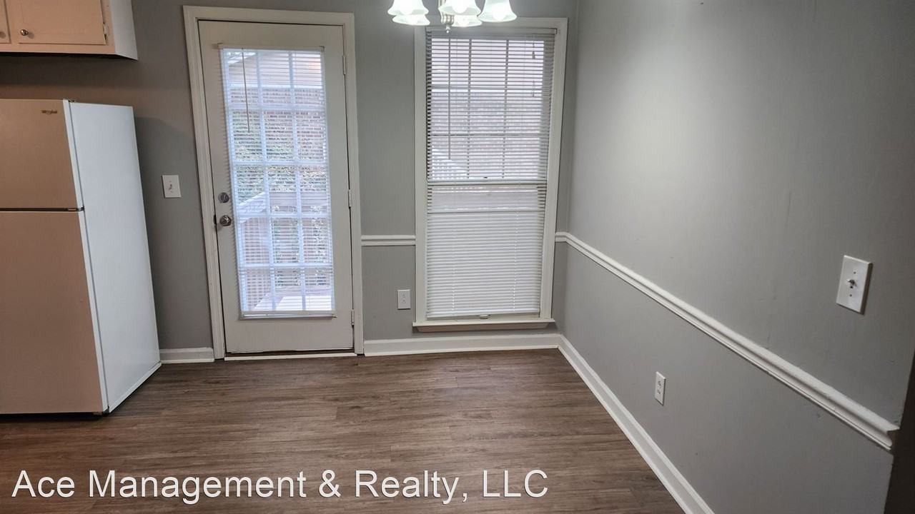 1509 Barrington Rd NW - Photo 3 of 10