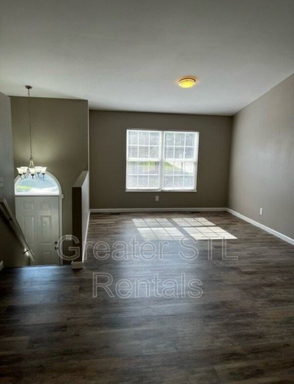 1286 Summergate Pkwy - Photo 2 of 9