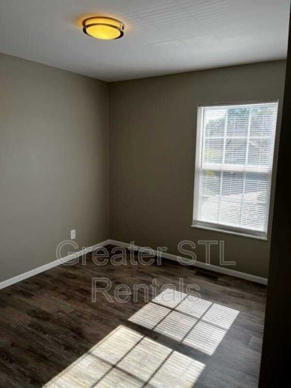 1286 Summergate Pkwy - Photo 5 of 9