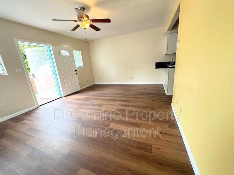 3726 E 14th St - Photo 3 of 18