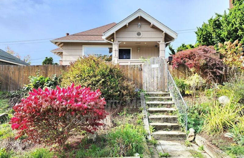 1524 Rockefeller Ave - Photo 2 of 24