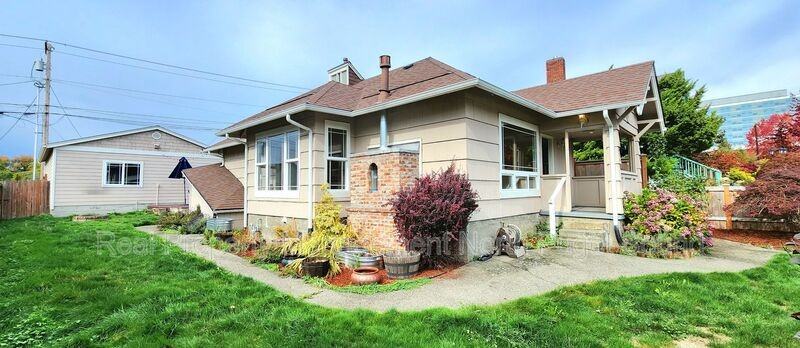 1524 Rockefeller Ave - Photo 4 of 24