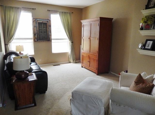 202 Station Park Cir - Photo 2 of 17