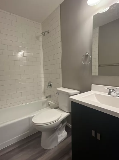 1330 F St #12 - Photo 2 of 5