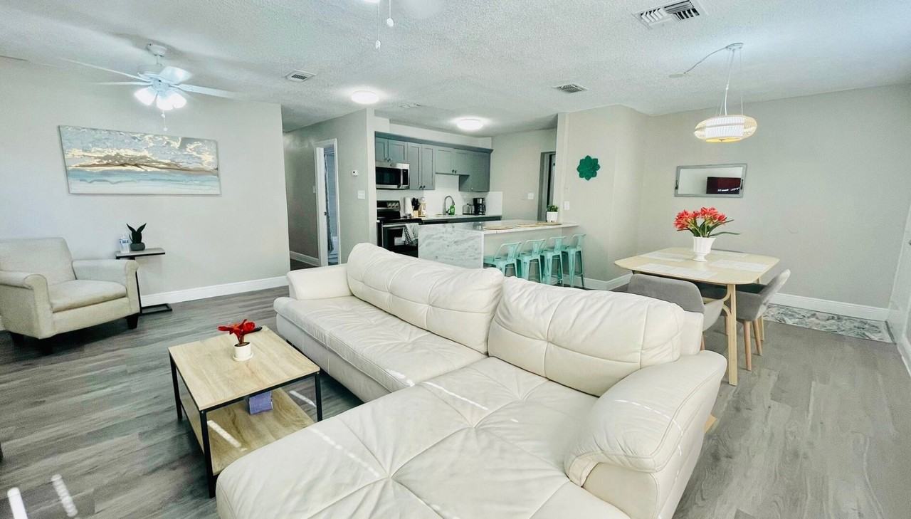 1901 N Albany Ave - Photo 5 of 15