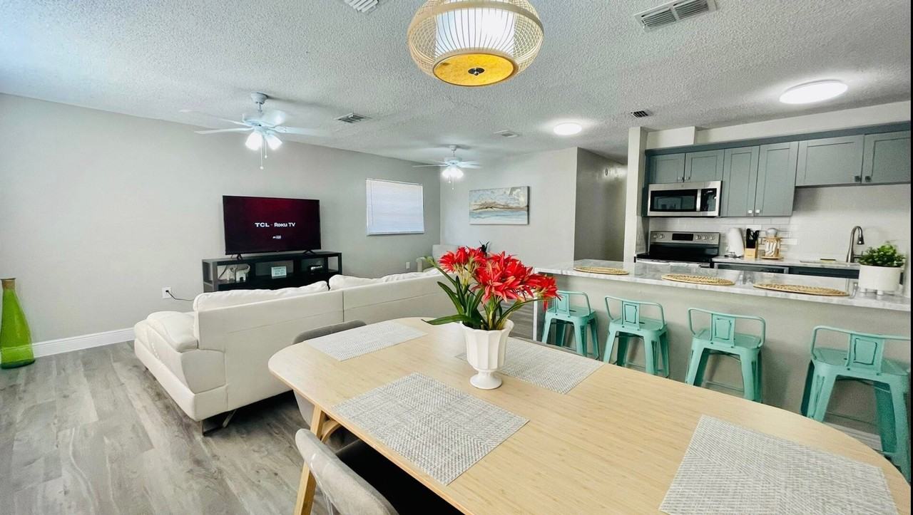 1901 N Albany Ave - Photo 7 of 20