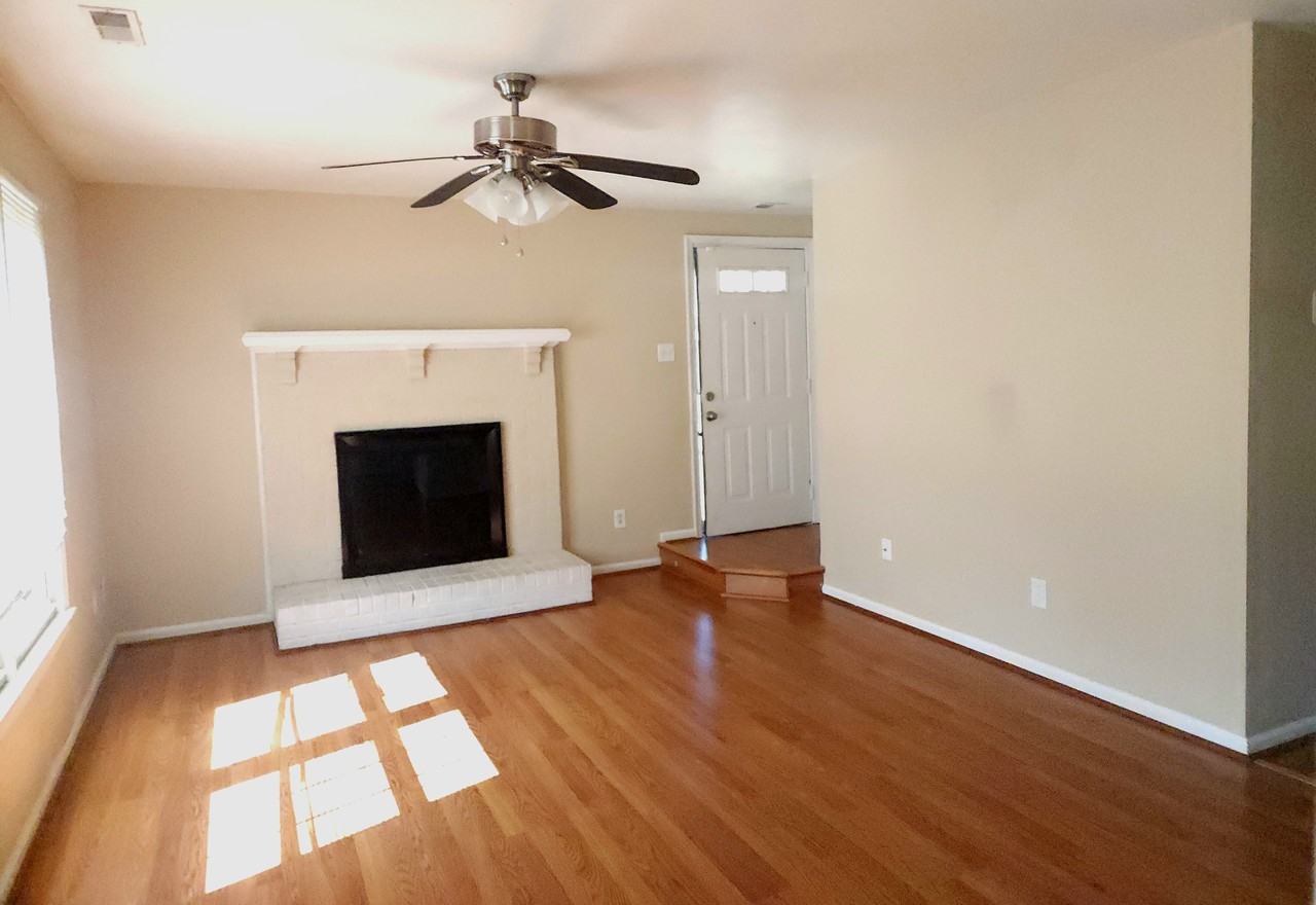 5049 Reese Dr N - Photo 2 of 9