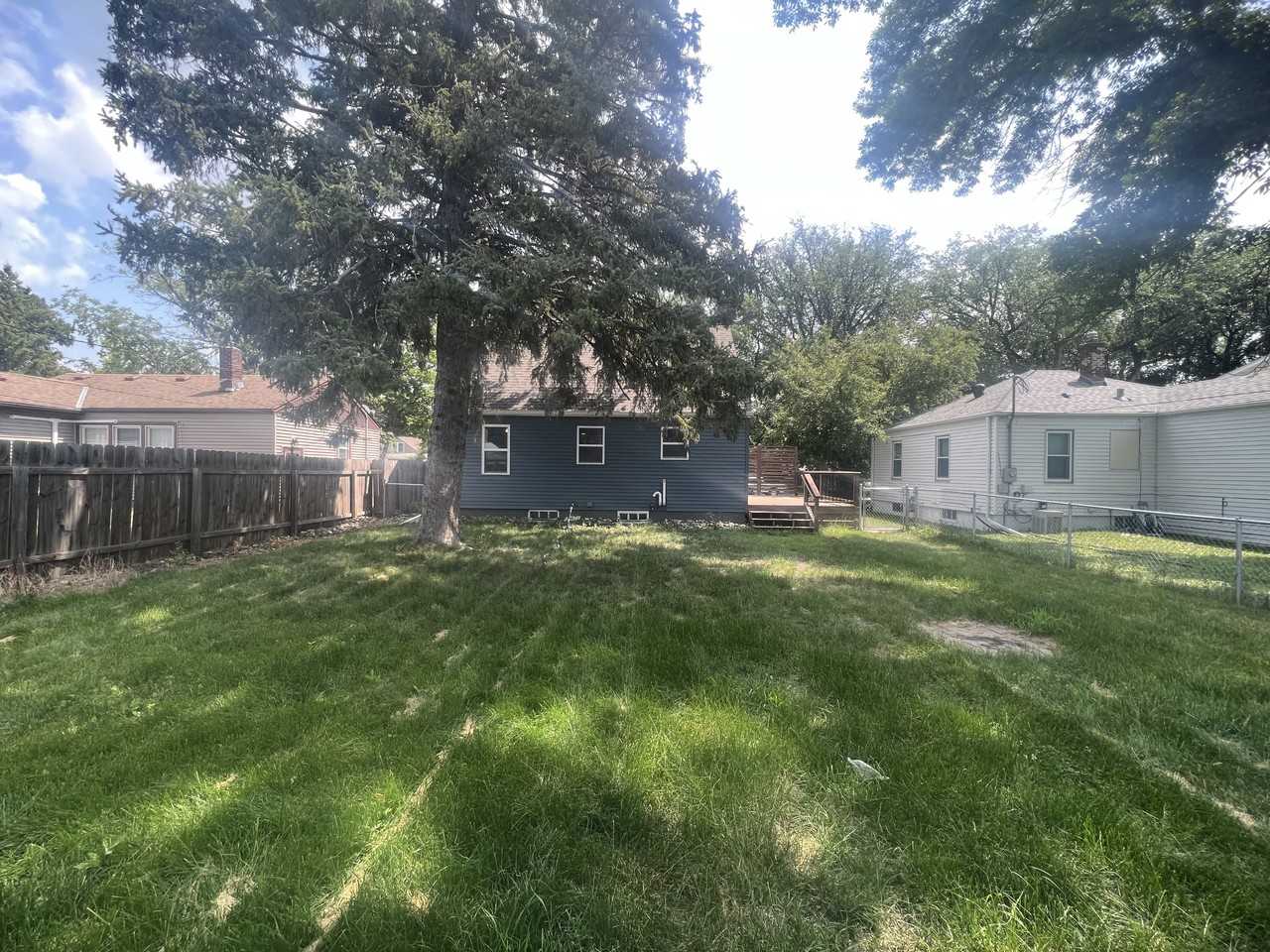 1626 10th St N - Photo 2 of 17