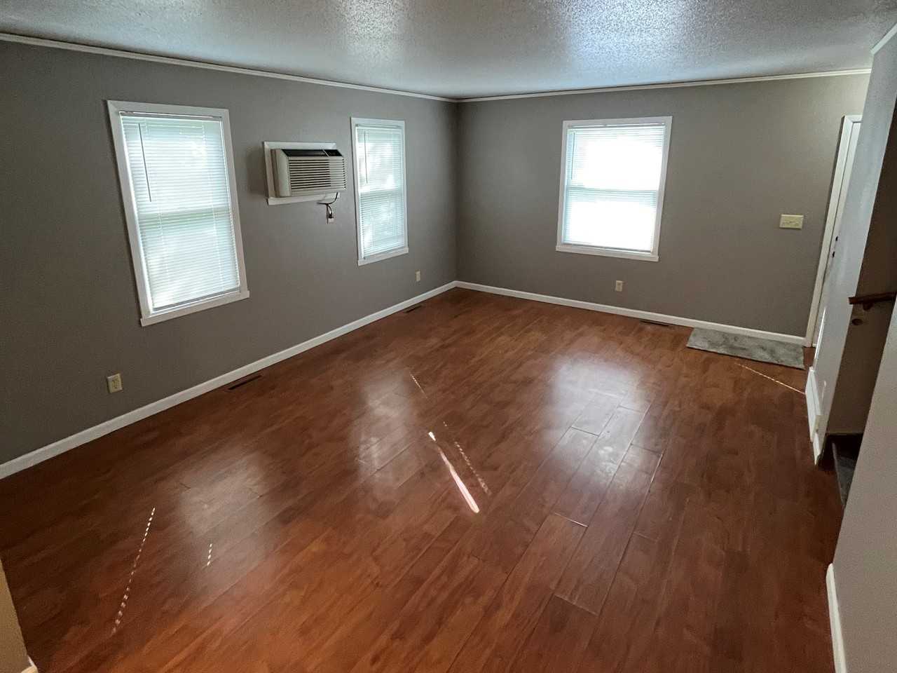 1033 27th St N - Photo 3 of 10