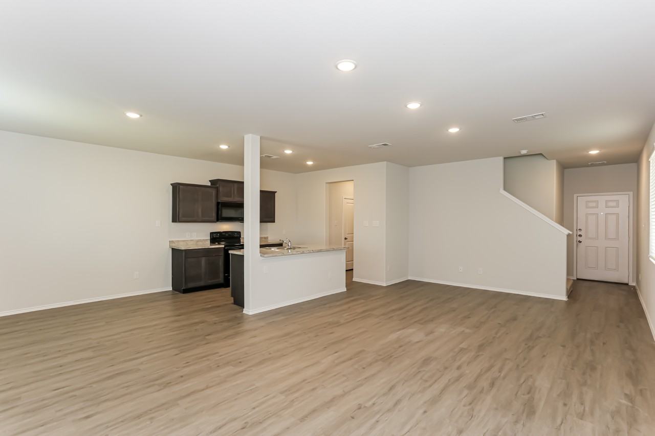 1306 Ester Ln - Photo 3 of 17