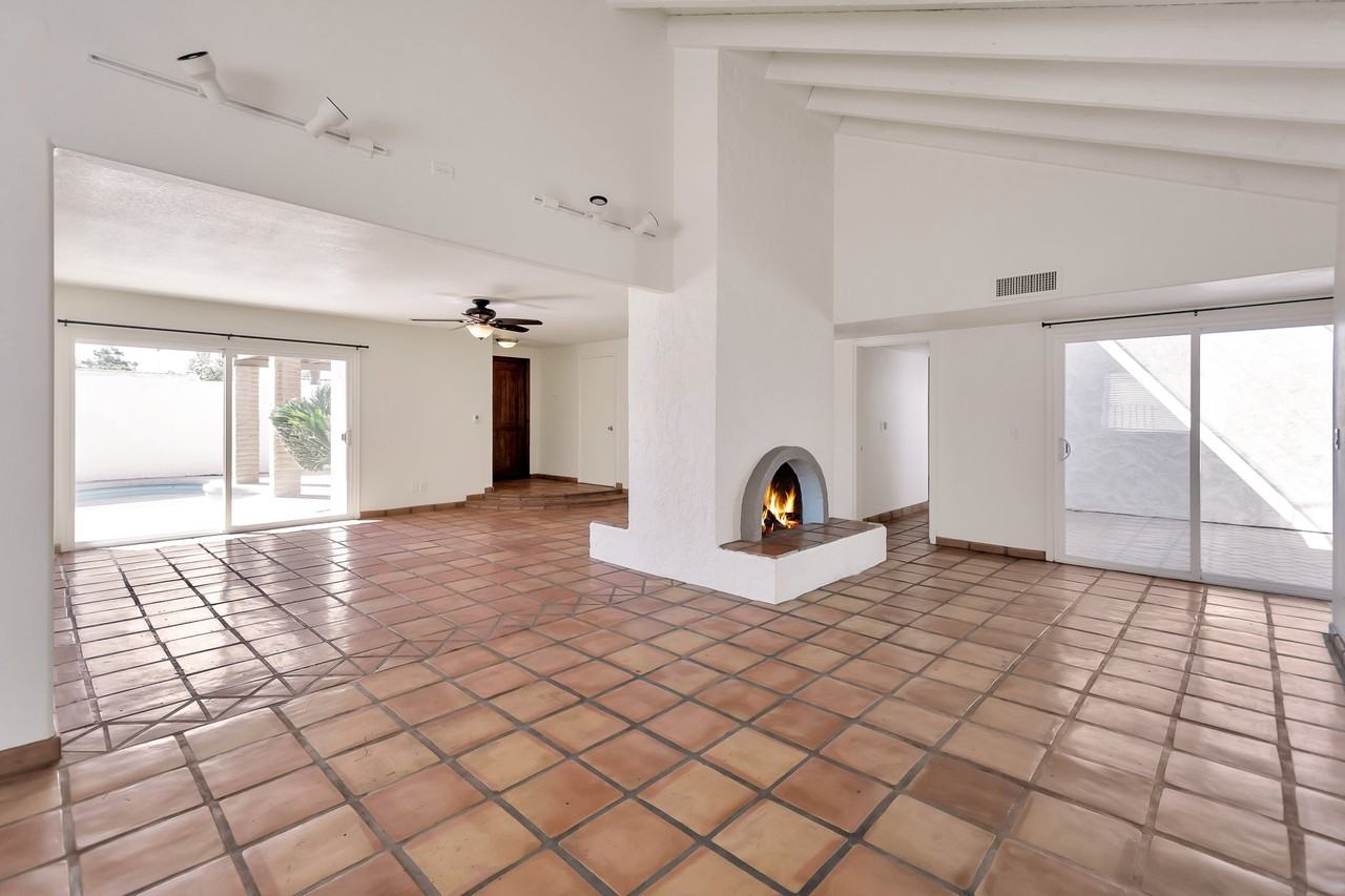 2076 E Alameda Dr - Photo 3 of 15