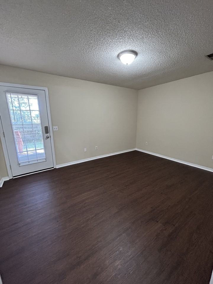 378 W Stevens St - Photo 3 of 11