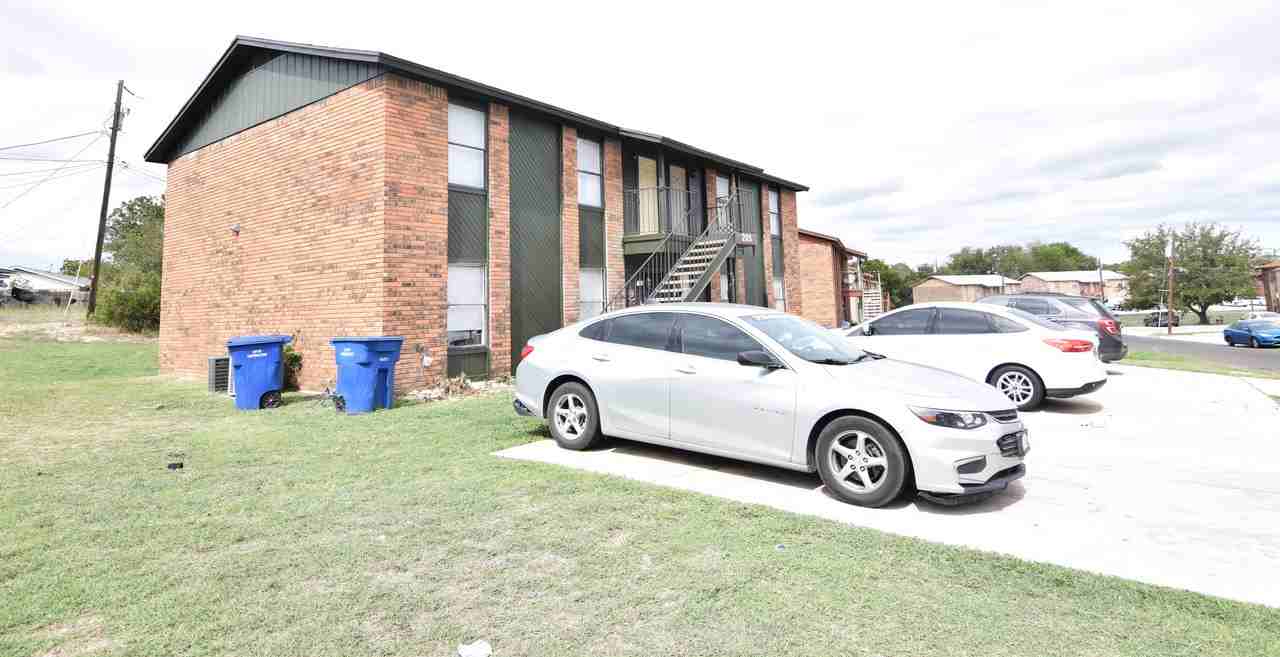 205 Erby Ave - Photo 3 of 12