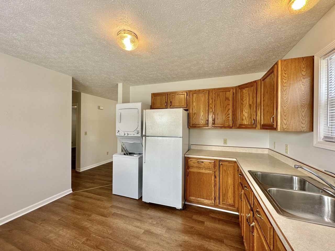 728 S Lindsay St - Photo 3 of 15