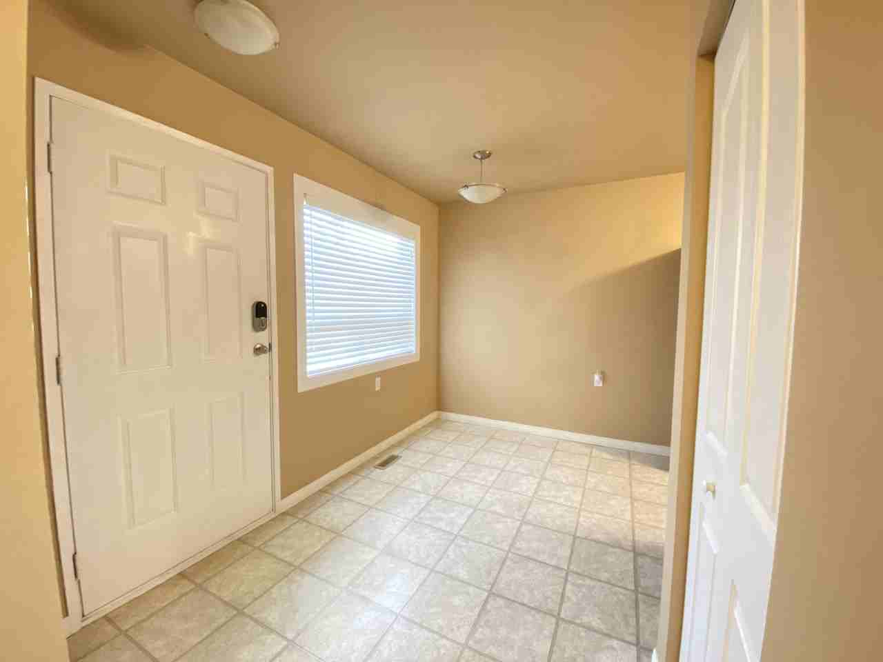 17745 95 Street - Photo 3 of 9