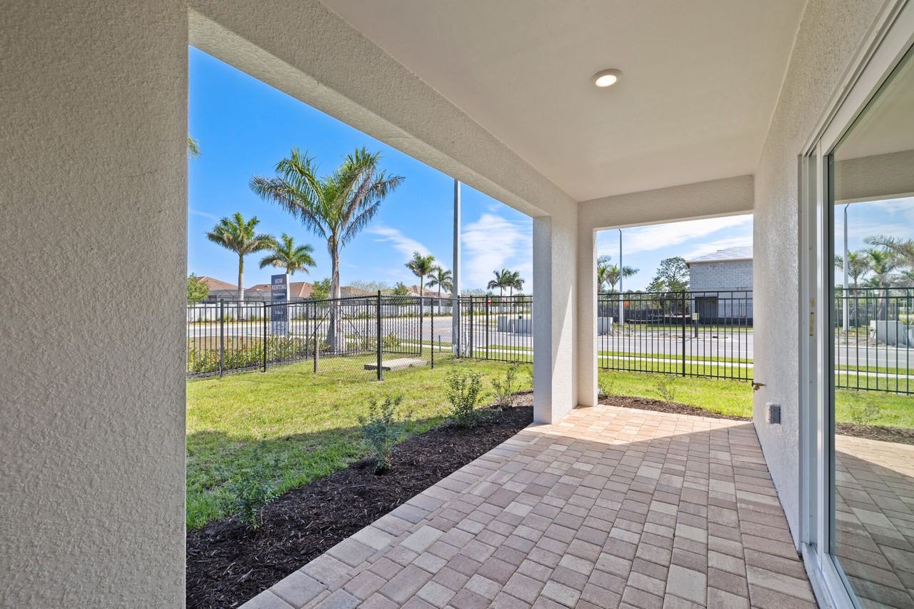 3588 Soluna Loop - Photo 3 of 19