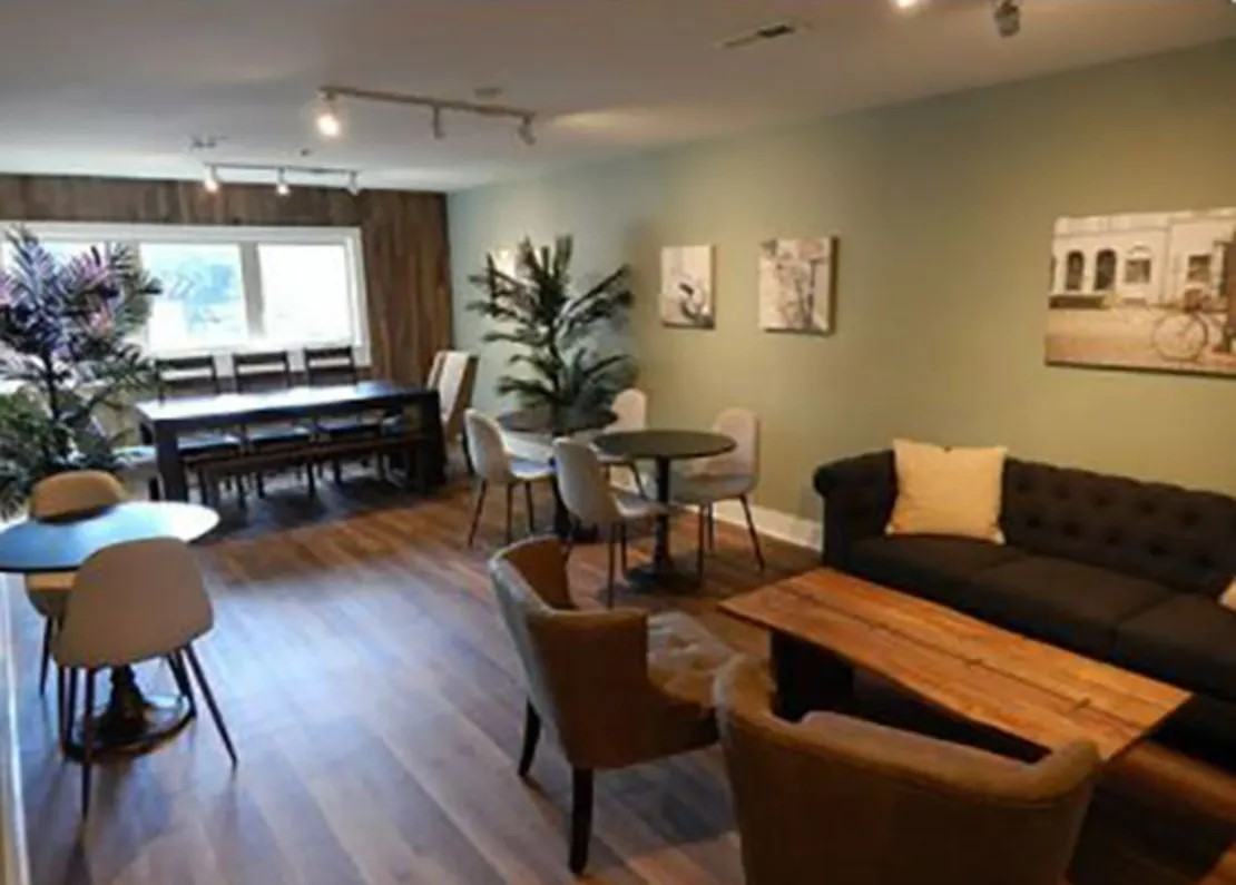 40 Bee Street Flats - Photo 3 of 11