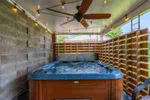 featured image of 444 N Oakley St